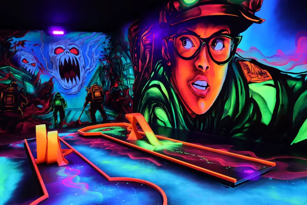 Geisterjaeger Bahn beim Schwarzlicht Minigolf